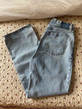 Abercrombie High Rise 90s Relaxed Jean